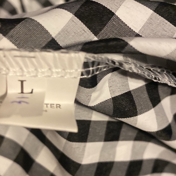 NWOT Shein Gingham Romper with bow tie closure - Picture 8 of 10